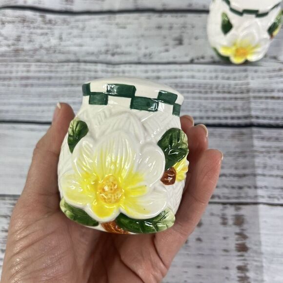 Vintage Youngs Salt & Pepper Shaker Set Magnolia Flower Country Farmhouse Yellow - Picture 5 of 9